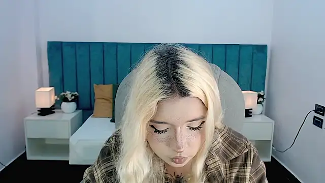 april bunnyy online show from March 2, 2026, 8:59 pm