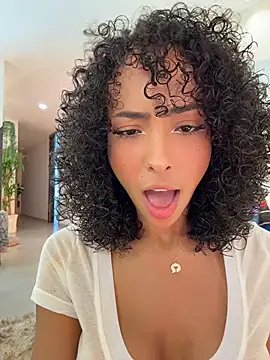 Snapshot of OSHUN_ chatting on July 19, 2026, 5:38 pm OSHUN online show from July 19, 2026, 5:38 pm