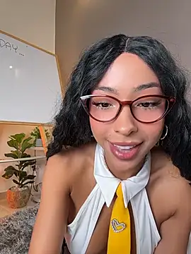 Snapshot of OSHUN_ chatting on August 5, 2026, 12:52 pm OSHUN online show from August 5, 2026, 12:52 pm