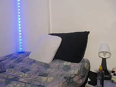 Snapshot of GerardSmitt chatting on October 11, 2025, 4:01 am GerardSmitt online show from October 11, 2025, 4:01 am