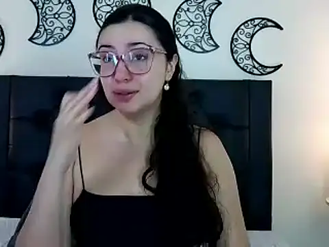 EvoletFMK online show from February 5, 2026, 1:27 pm