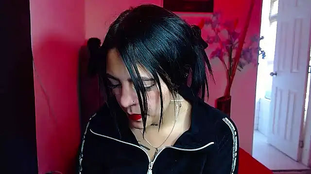 Violettasquirt online show from September 11, 2025, 3:23 pm