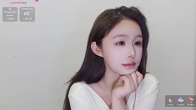 Hazel-11 online show from December 8, 2024, 1:14 pm