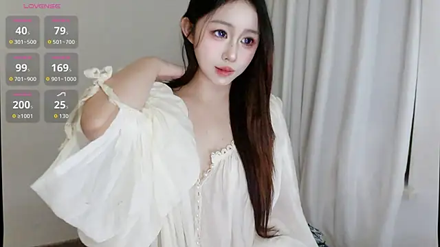 Hazel-11 online show from November 1, 2025, 3:03 pm