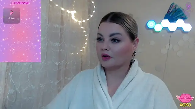 JewellKiss7 online show from May 31, 2026, 2:13 pm