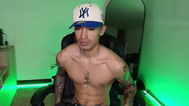 Damon  333 online show from December 3, 2025, 1:57 am