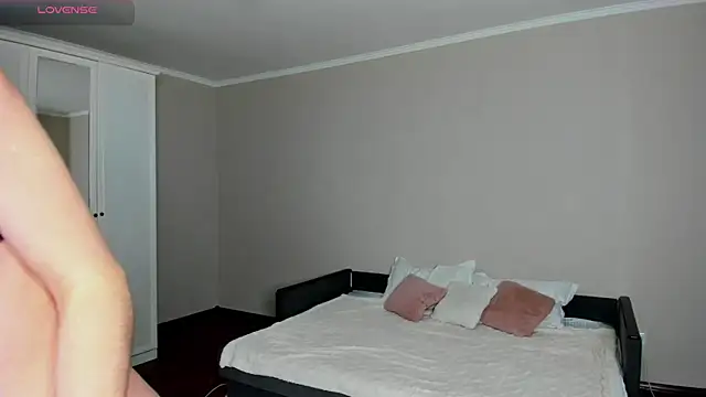 Snapshot of -Sacura- chatting on November 20, 2025, 4:07 pm -Sacura- online show from November 20, 2025, 4:07 pm