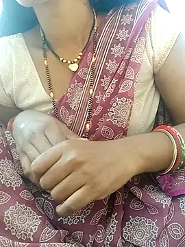 Poojashrma33 online show from November 10, 2025, 4:33 am