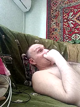 Snapshot of Pineapple04 chatting on March 9, 2026, 11:47 am Pineapple04 online show from March 9, 2026, 11:47 am