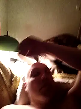 Snapshot of Pineapple04 chatting on March 31, 2026, 9:48 pm Pineapple04 online show from March 31, 2026, 9:48 pm