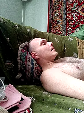 Snapshot of Pineapple04 chatting on April 1, 2026, 11:44 am Pineapple04 online show from April 1, 2026, 11:44 am