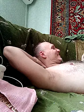 Snapshot of Pineapple04 chatting on April 3, 2026, 11:41 am Pineapple04 online show from April 3, 2026, 11:41 am