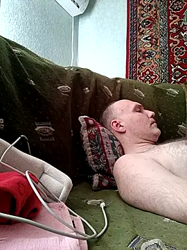 Snapshot of Pineapple04 chatting on April 6, 2026, 6:14 am Pineapple04 online show from April 6, 2026, 6:14 am