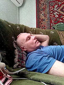 Snapshot of Pineapple04 chatting on April 9, 2026, 5:29 am Pineapple04 online show from April 9, 2026, 5:29 am