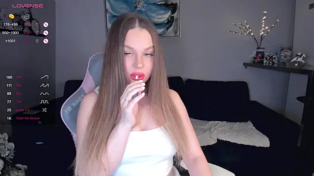 wwildfox online show from January 14, 2025, 3:15 pm