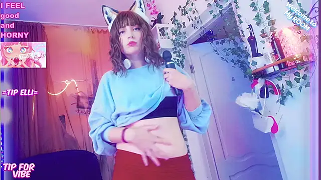 Snapshot of Toxic_Ellies chatting on December 13, 2024, 1:01 pm Toxic Ellies online show from December 13, 2024, 1:01 pm