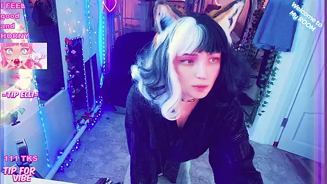 Snapshot of Toxic_Ellies chatting on December 18, 2024, 10:51 am Toxic Ellies online show from December 18, 2024, 10:51 am