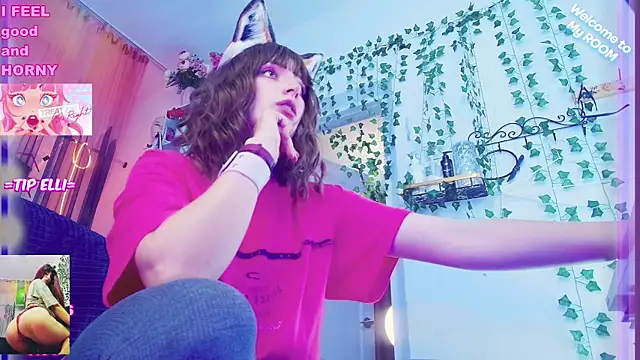 Snapshot of Toxic_Ellies chatting on December 19, 2024, 1:07 pm Toxic Ellies online show from December 19, 2024, 1:07 pm