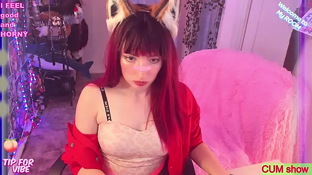 Snapshot of Toxic_Ellies chatting on February 26, 2025, 1:41 pm Toxic Ellies online show from February 26, 2025, 1:41 pm