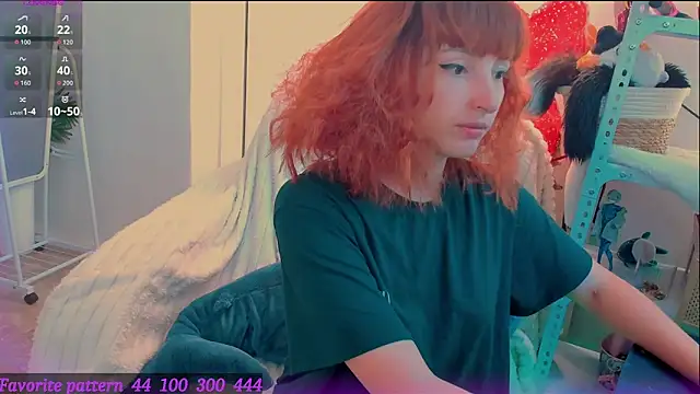 Snapshot of Toxic_Ellies chatting on June 6, 2026, 7:24 am Toxic Ellies online show from June 6, 2026, 7:24 am