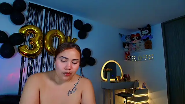 Snapshot of Rousrossell_4 chatting on June 2, 2026, 12:34 am Rousrossell 4 online show from June 2, 2026, 12:34 am