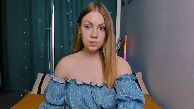 InsatiableFoxX online show from June 16, 2026, 2:19 pm