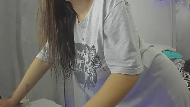 HARLEYNAPIER online show from November 23, 2025, 1:16 am