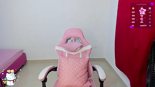 Snapshot of sofi_cute01 chatting on December 14, 2024, 11:23 pm sofi cute01 online show from December 14, 2024, 11:23 pm