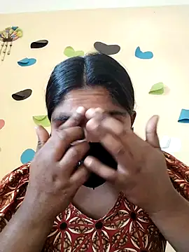 Lina-Rose online show from March 5, 2025, 7:49 am