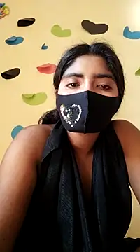 Lina-Rose online show from March 7, 2025, 4:24 am