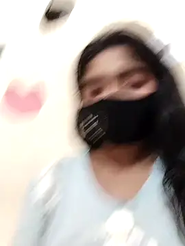 Lina-Rose online show from March 10, 2025, 3:09 pm