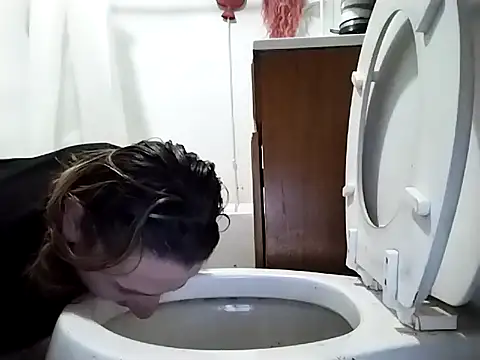 Snapshot of UniqueKorn86 chatting on October 1, 2025, 8:15 pm UniqueKorn86 online show from October 1, 2025, 8:15 pm