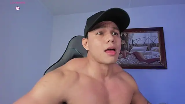 RoyConstance online show from April 1, 2026, 4:02 am