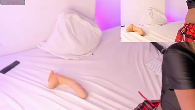 Snapshot of AgathaFoxy chatting on February 7, 2025, 7:40 am AgathaFoxy online show from February 7, 2025, 7:40 am