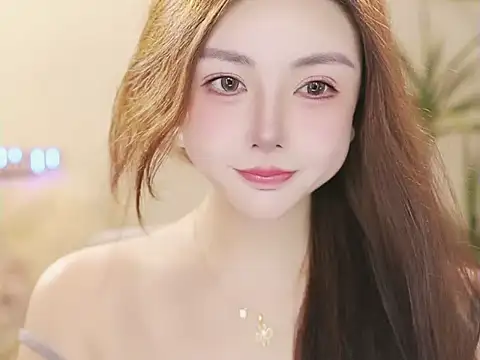 Qiaoqiao  online show from May 26, 2026, 4:03 pm