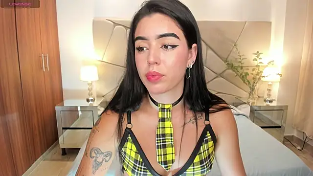 zoee jackson online show from February 20, 2025, 9:53 pm