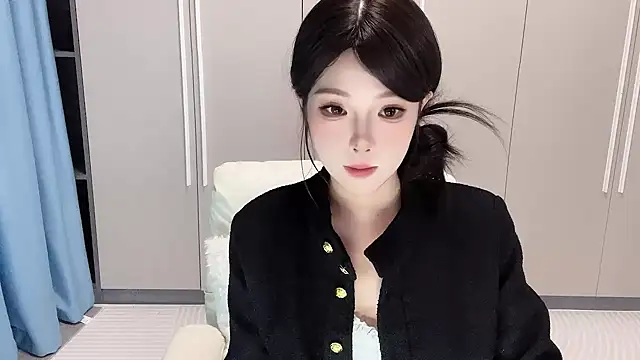 Snapshot of Q-ing chatting on October 13, 2025, 1:11 pm Q-ing online show from October 13, 2025, 1:11 pm