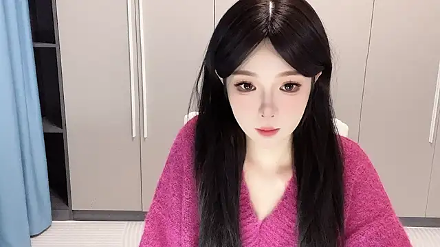 Snapshot of Q-ing chatting on October 14, 2025, 1:01 pm Q-ing online show from October 14, 2025, 1:01 pm