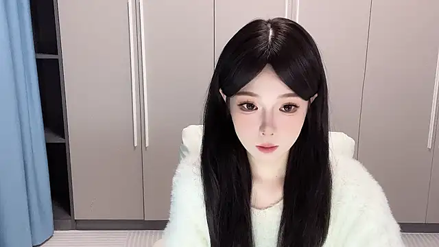 Snapshot of Q-ing chatting on October 15, 2025, 1:44 pm Q-ing online show from October 15, 2025, 1:44 pm