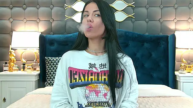 Snapshot of LeyaCass chatting on December 29, 2024, 4:38 am LeyaCass online show from December 29, 2024, 4:38 am