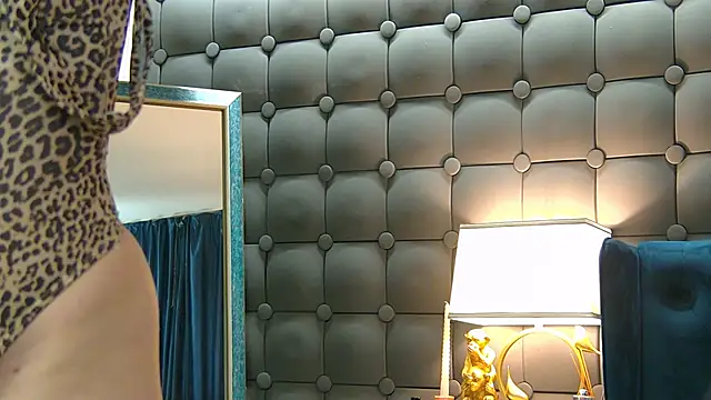 Snapshot of LeyaCass chatting on February 2, 2025, 7:20 am LeyaCass online show from February 2, 2025, 7:20 am