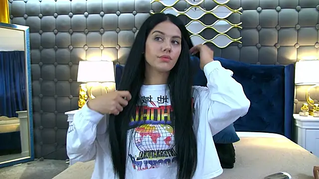 Snapshot of LeyaCass chatting on September 10, 2025, 5:40 am LeyaCass online show from September 10, 2025, 5:40 am