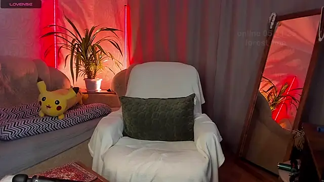  Forest Lina  online show from November 5, 2025, 12:16 pm