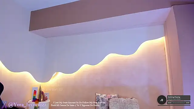 yerabrown69 online show from December 24, 2024, 12:44 pm