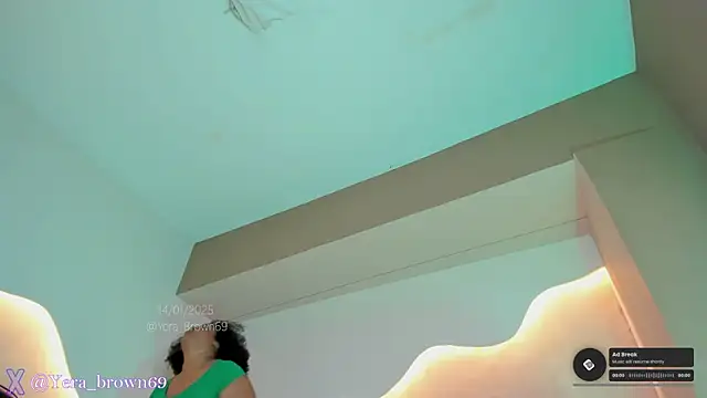 yerabrown69 online show from January 14, 2025, 12:35 pm