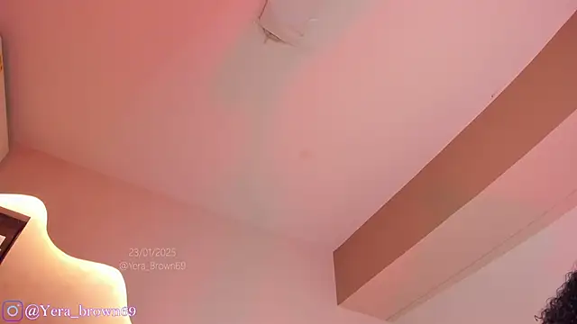 yerabrown69 online show from January 24, 2025, 12:31 pm