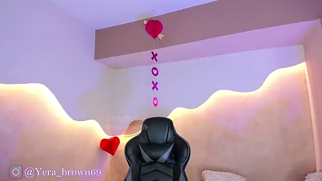 yerabrown69 online show from February 21, 2025, 12:06 pm