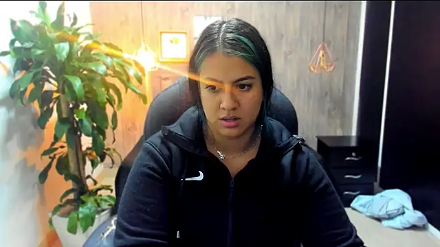 Xisu  online show from February 19, 2025, 3:50 am