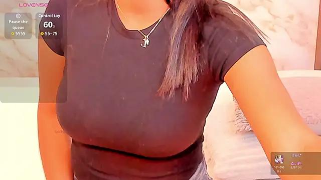 AmyBarton02 online show from February 11, 2026, 4:23 pm