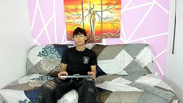 Fresahot2005 online show from January 25, 2025, 7:07 pm